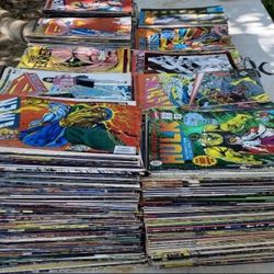 Huge Comic book lot marvel DC valiant HUNDREDS RARE (READ DESC)