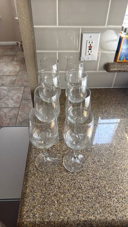 8 Wine Glasses