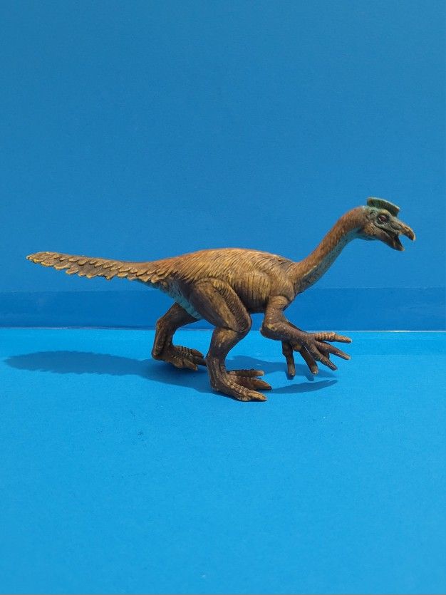 RARE Vintage Generic PVC Therizinosaurus Dinosaur Figure Toy 4" Tall.