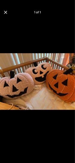 Fall pumpkin pillows
