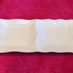 Ambiance Collection WAVE 12” x 6” Ridged White Serving Dish Tray FLAWLESS!