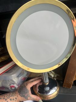 Vintage light up mirror
