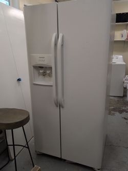 Frigidaire side-by-side refrigerator