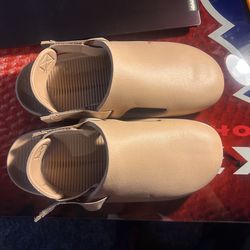 Nike calm mule size 10 tan