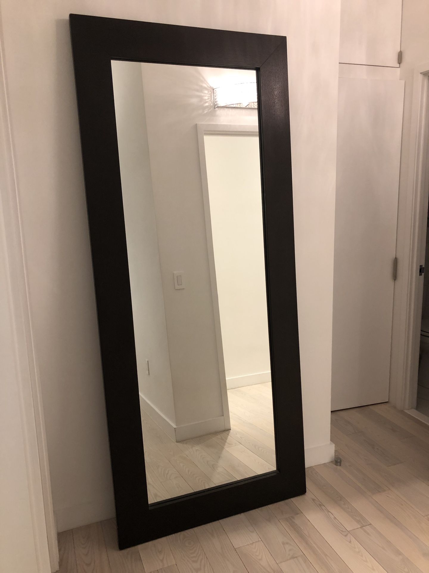 Modern solid wood floor mirror