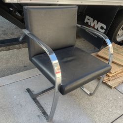 Early Version Vintage Ludwig Mies Van See Rohe Brno Leather Chrome Flat Bar Chair Knoll Post Modern