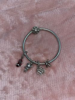 Pandora Bracelet With Charms 