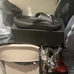 black / white jordan slides