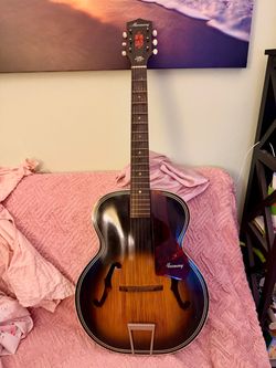 Vintage Harmony USA Archtop Acoustic Guitar — Sunburst