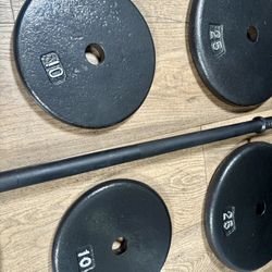 BRAND NEW 6 ft Standard Bar With Pairs Of 25s, 10s And 5s. (Total: 100 lbs)  