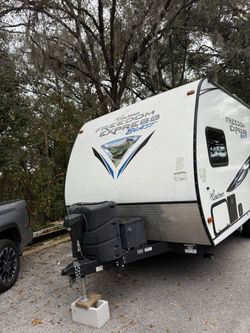 2021 Coachman Freedom Express blast