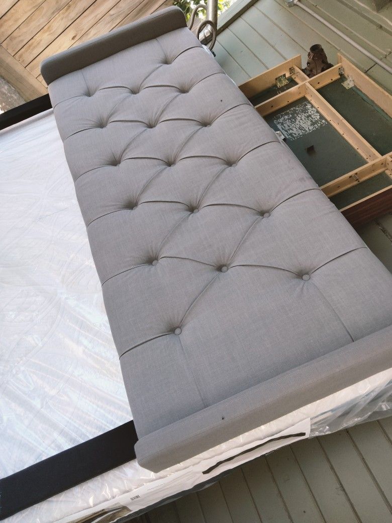 King Head Board And Queen Bed