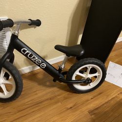 Cruzee balance bike