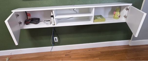Floating wall