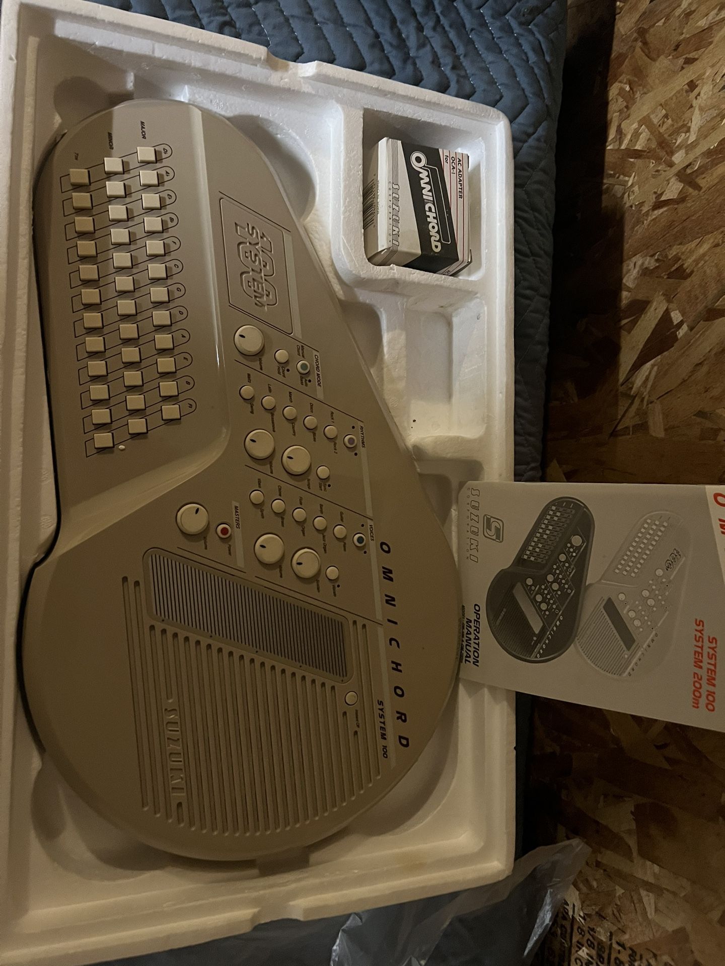 Omnichord 100