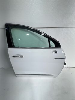 (977) 18-24 Buick Enclave Right Front Door 2018 2019 2020 2021 2022 2023 2024