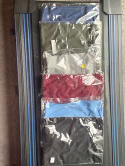 6 PIECES BRAND NEW T SHIRTS IN A LARGE SIZE IN ASSORTED COLORS HALF SLEEVE CREW NECK