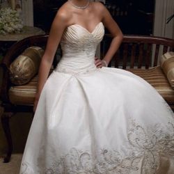 Casablanca Bridal Ivory & champagne wedding dress with veil and petticoat