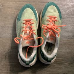 Adidas’s Size 9.5 m 
