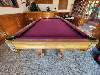 Pool table 6 ' BRUNSWICK , read description please