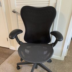 Herman Miller Mirra2 Office Chair (grey/black, Small-med)