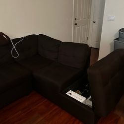 Brown sectional couch w/ storage ottoman’s