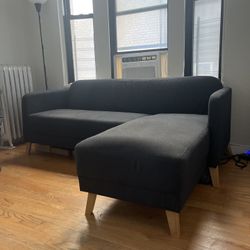 Modern Sectional Sofa with Chaise – Great Condition