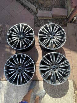Range Rover L405 OEM 22" x 9.5" 9 Spoke Wheel Set Pincer Diamond TL Satin Silver