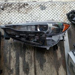 OEM Mazda Cx-5 2018 Left Headlight
