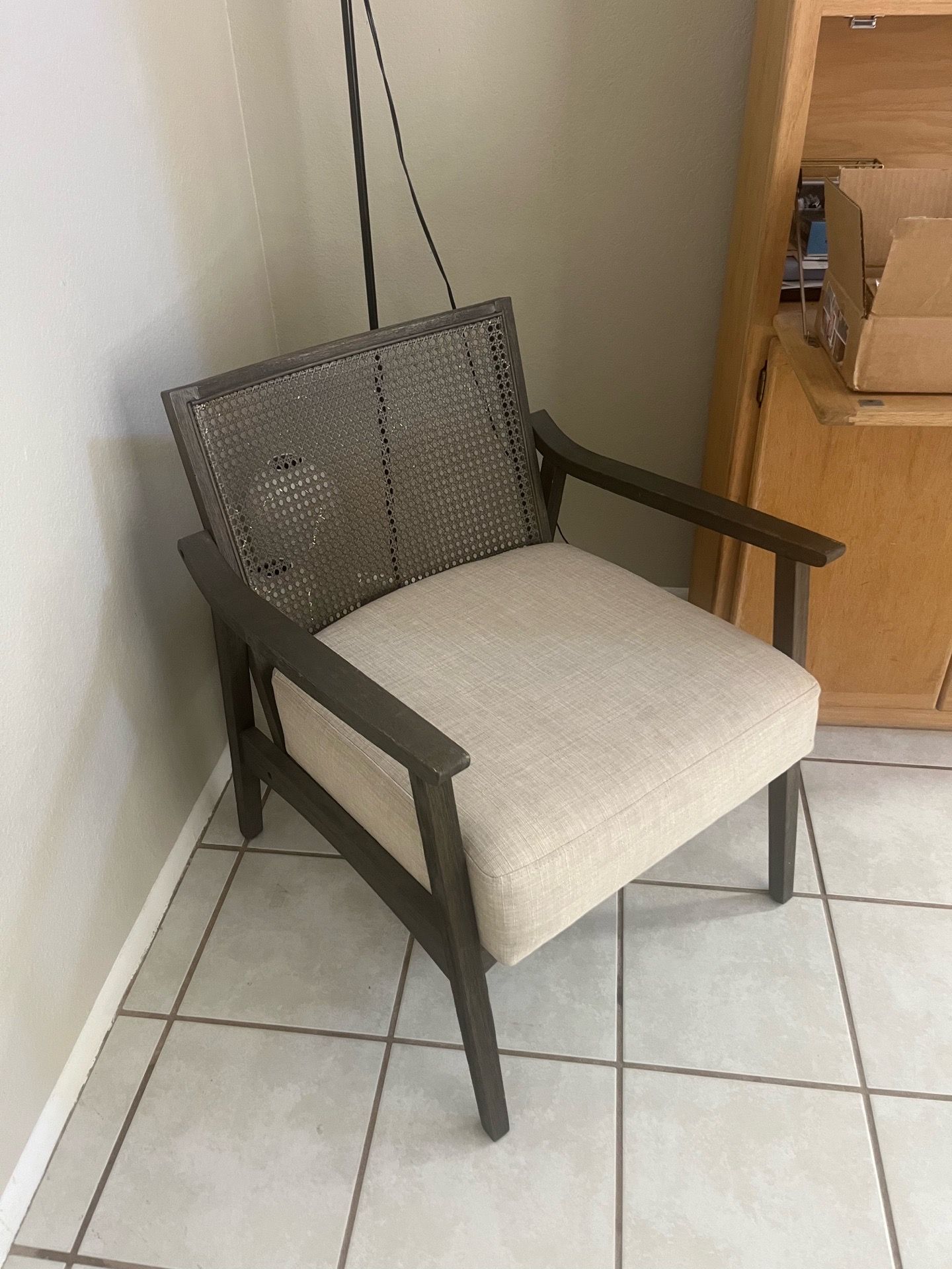 Accent chair