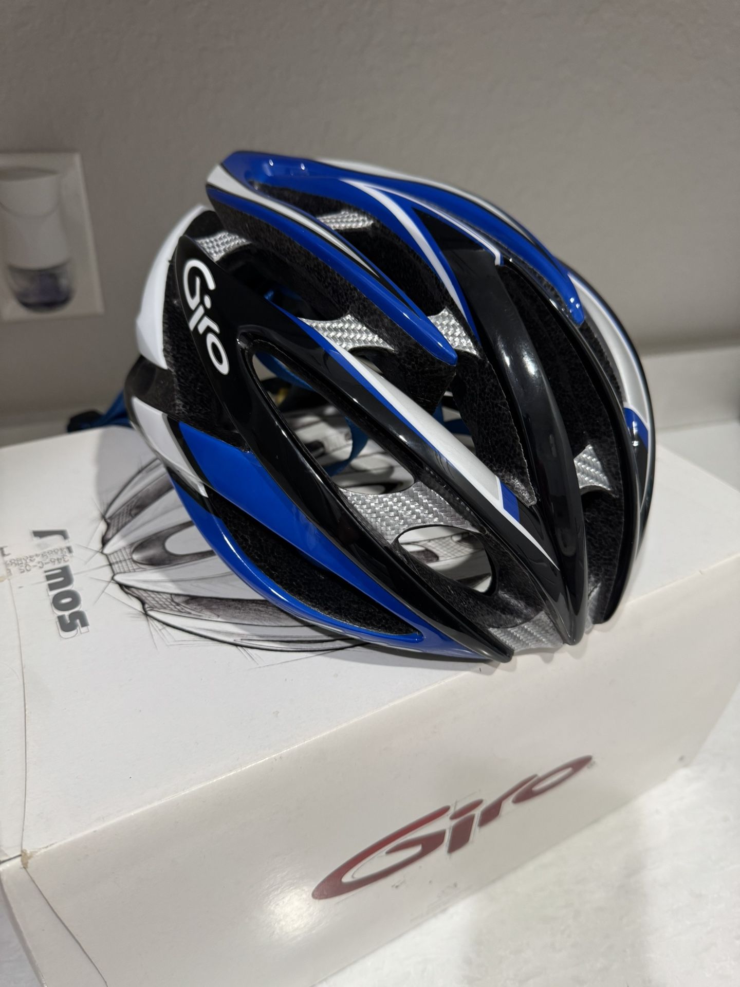 Giro Atoms Men’s Road Bike Helmet