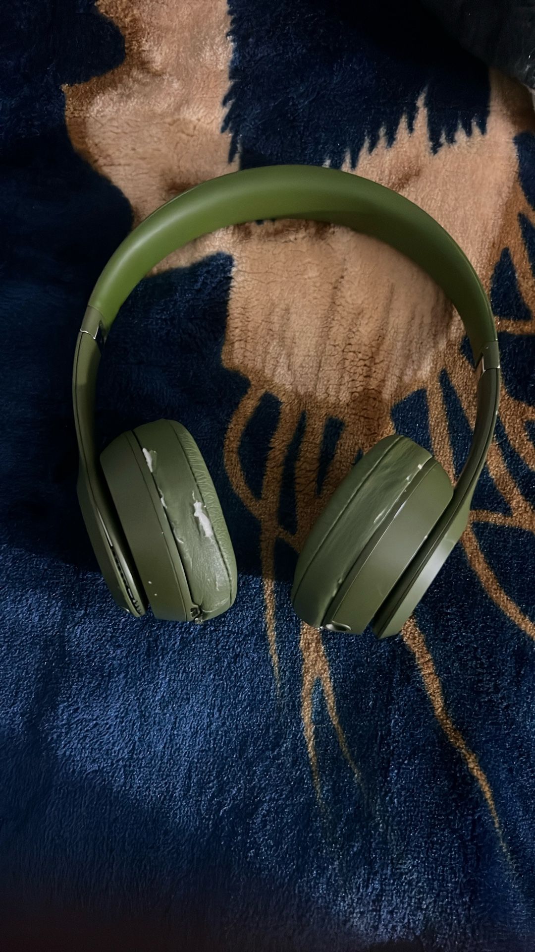 Beats Solo3 Wireless On-Ear Headphones - Neighborhood Collection
