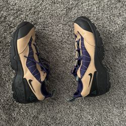 Nike ACG Size 12