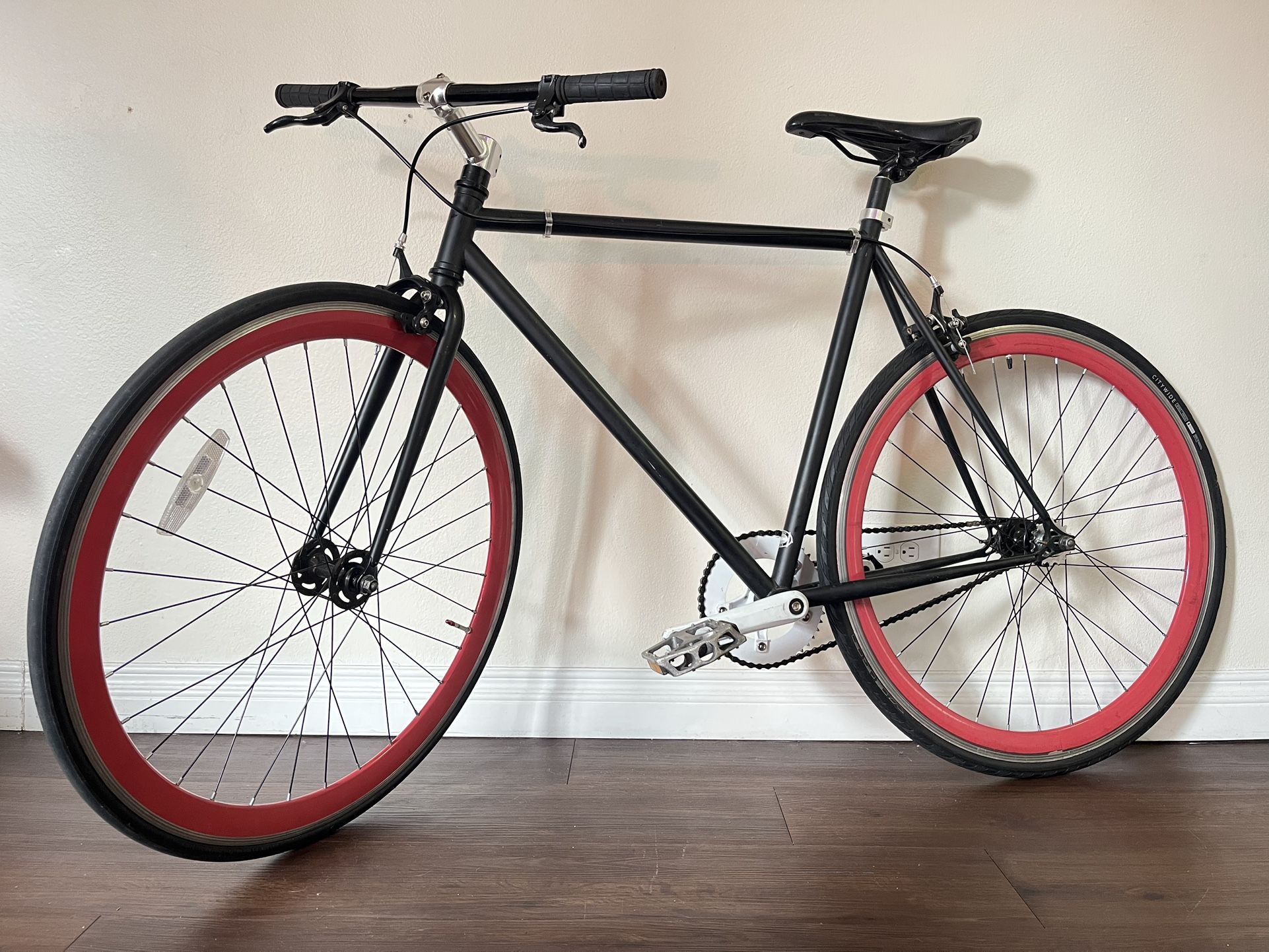 Single Speed “Fixie” Commuter Bike