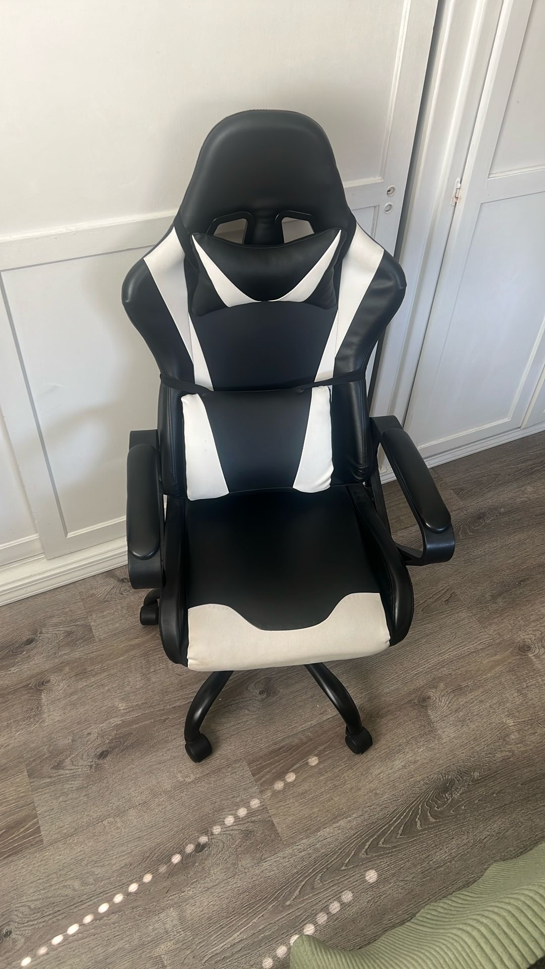 Gaming chair