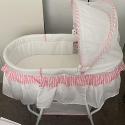 Dream On Me bassinet