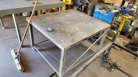 Heavy Duty Steel Diamond Plate Rolling Fabrication Table