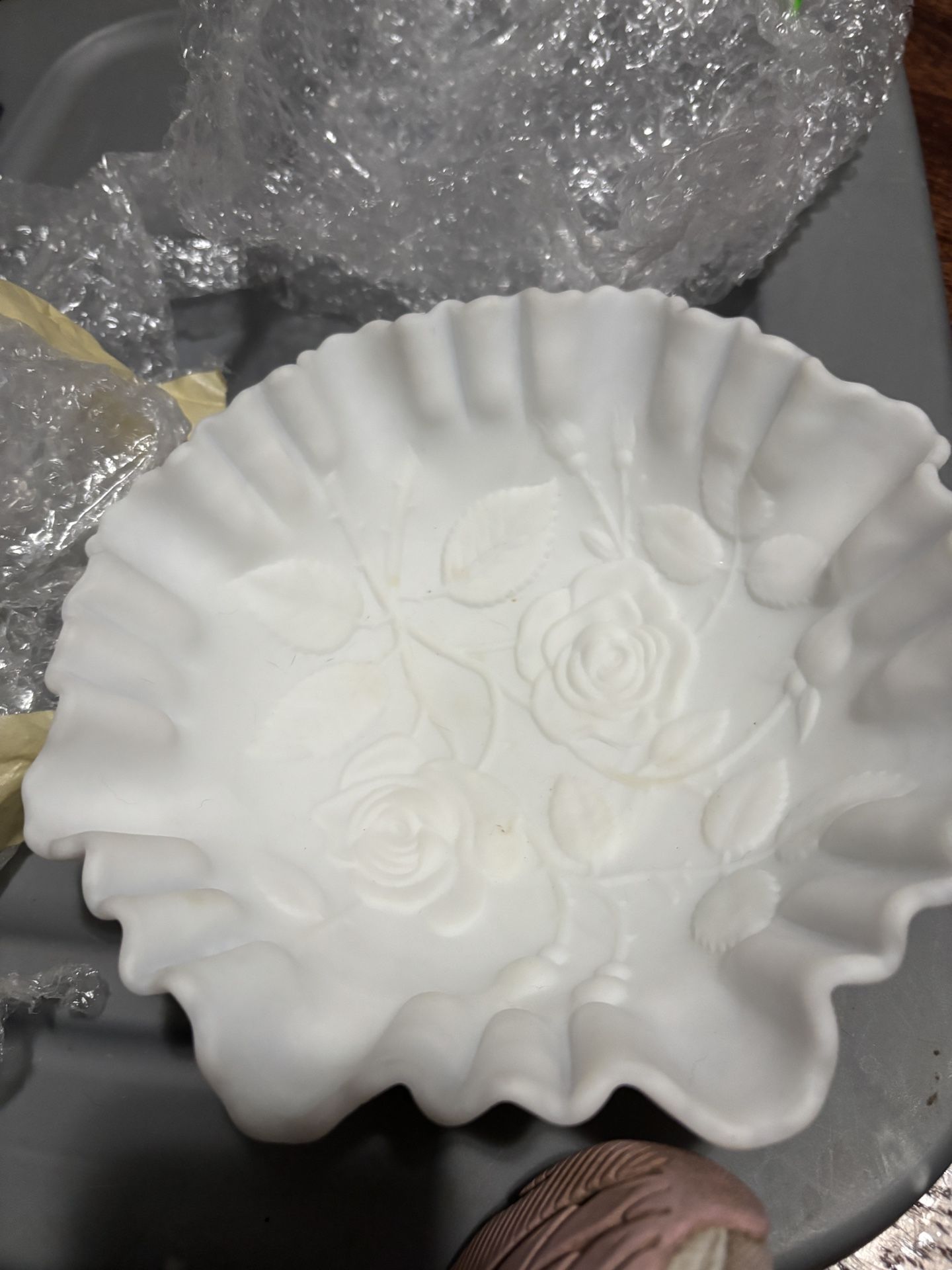Vintage Westmoreland White Milk Glass Ruffled Bowl – Embossed Roses