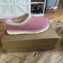Pink uggs