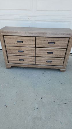 Dresser
