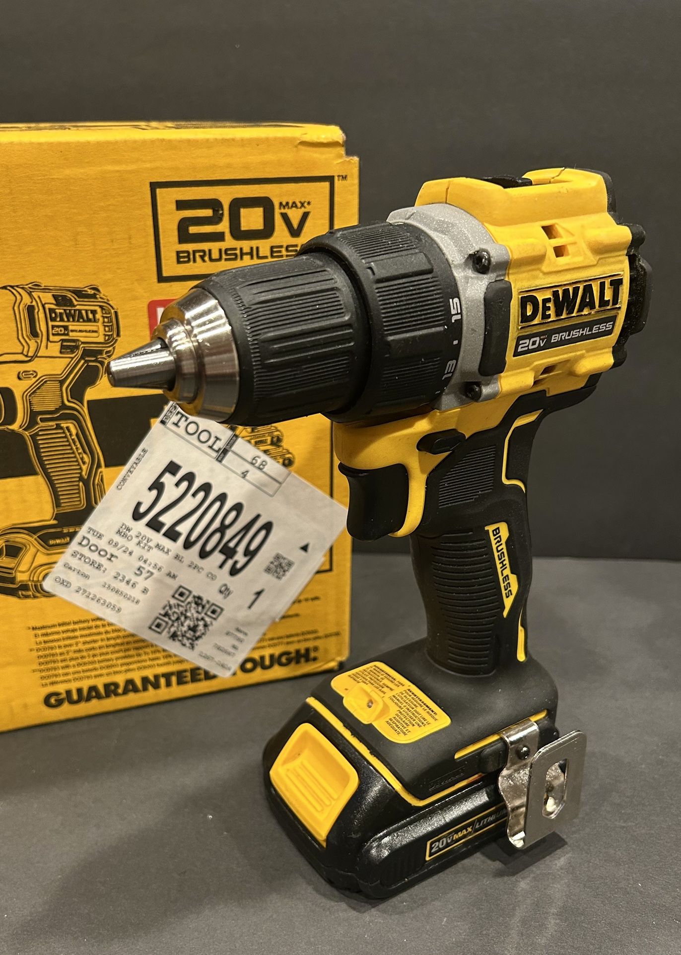 LIKE New DCD794 Cordless Drill/Driver, W/ Battery Fully Charged 