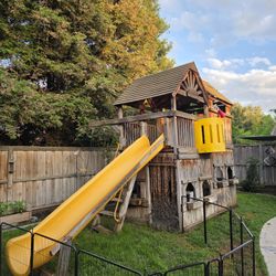 Play House Swing Set