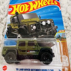 Hot Wheels ‘15 Land Rover Defender Double Cab