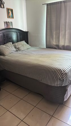 Queen size bed