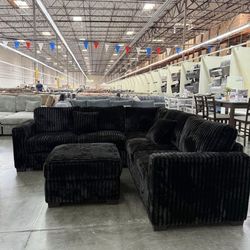 💝 Sectional Sofa with Ottoman, Black Color, Fur-Like Jumbo Corduroy, New in the Box.
