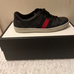Gucci Ace GG Supreme Sneakers