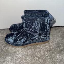 Ugg Boots Velvet Blue Size 5 No Box