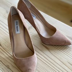Pair of Steve Madden Suede Leather Pumps, Size 10