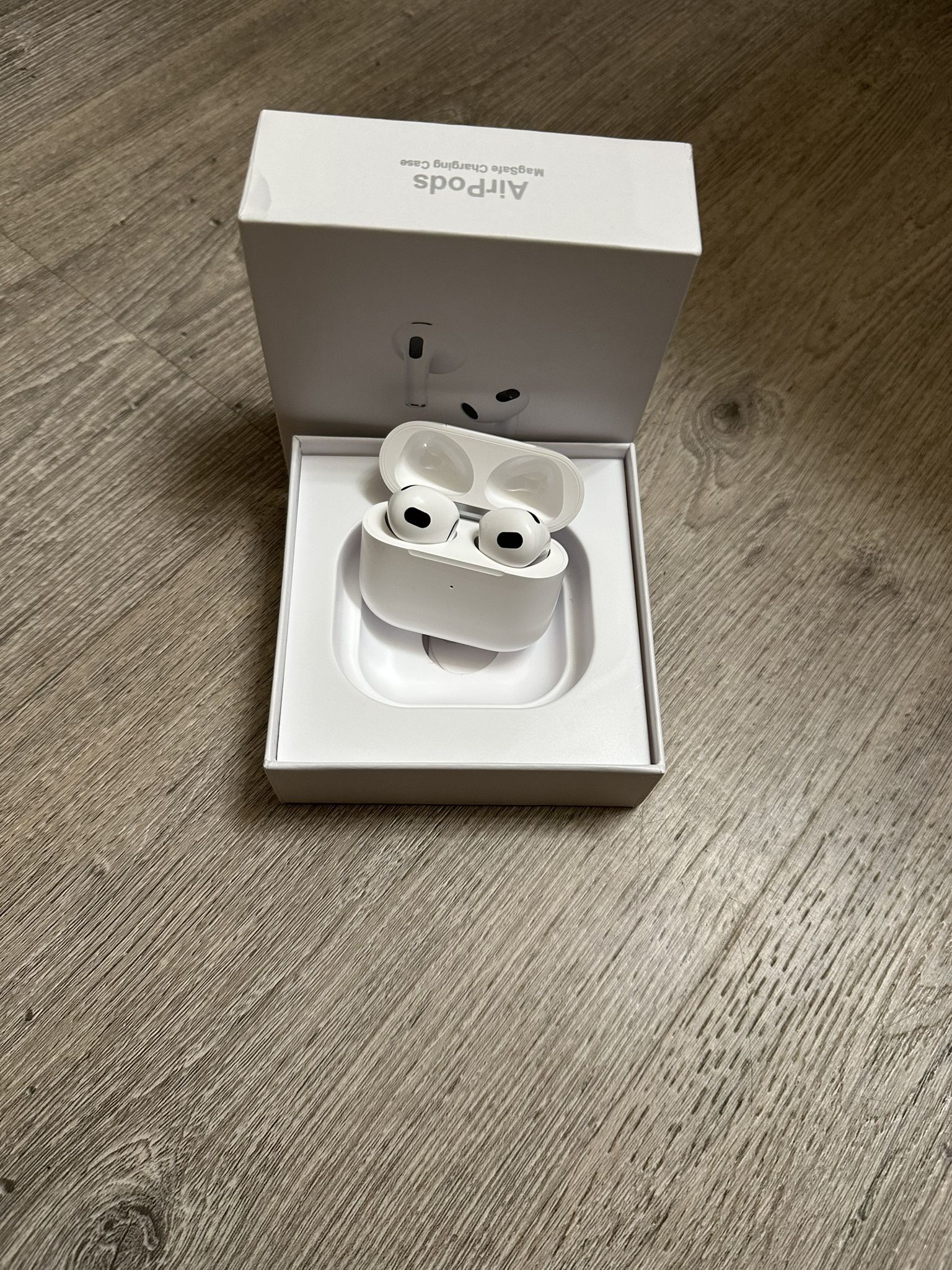 Airpod 3rd generation magsafe charging case