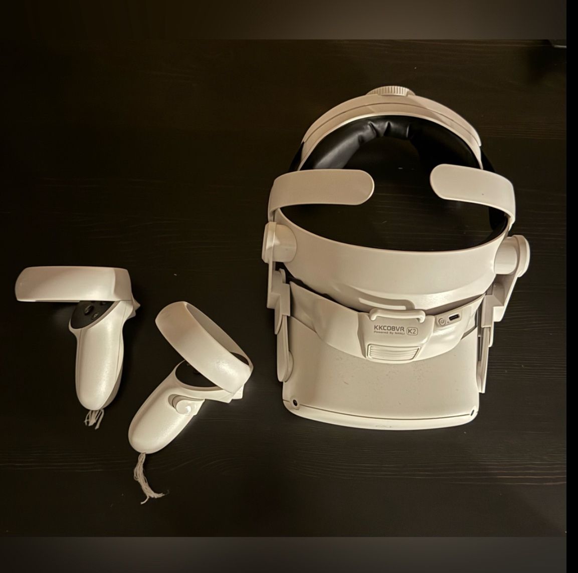 Oculus Quest 2 w/ NEWER Controller & UPGRADED Head Strap